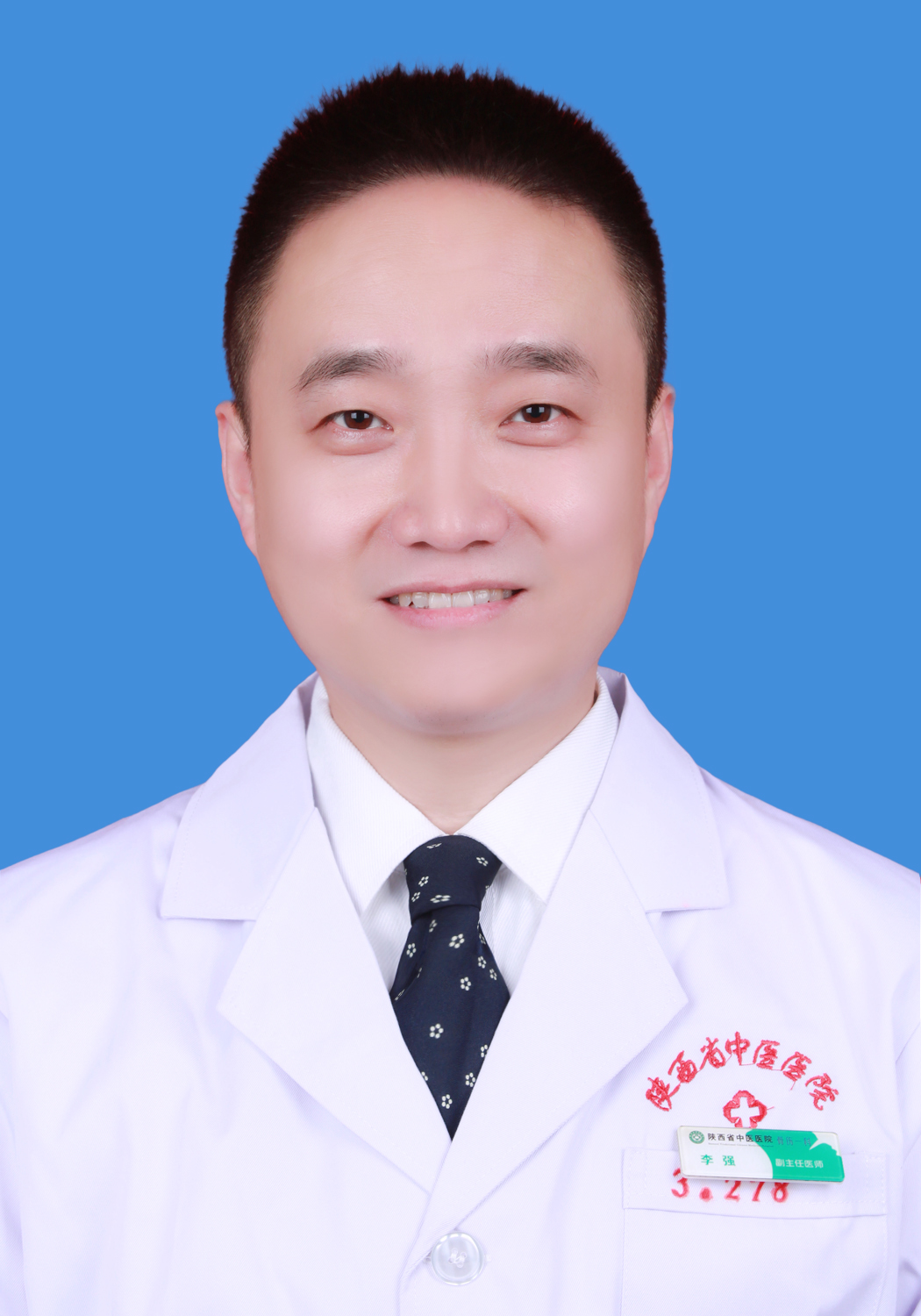 李强 