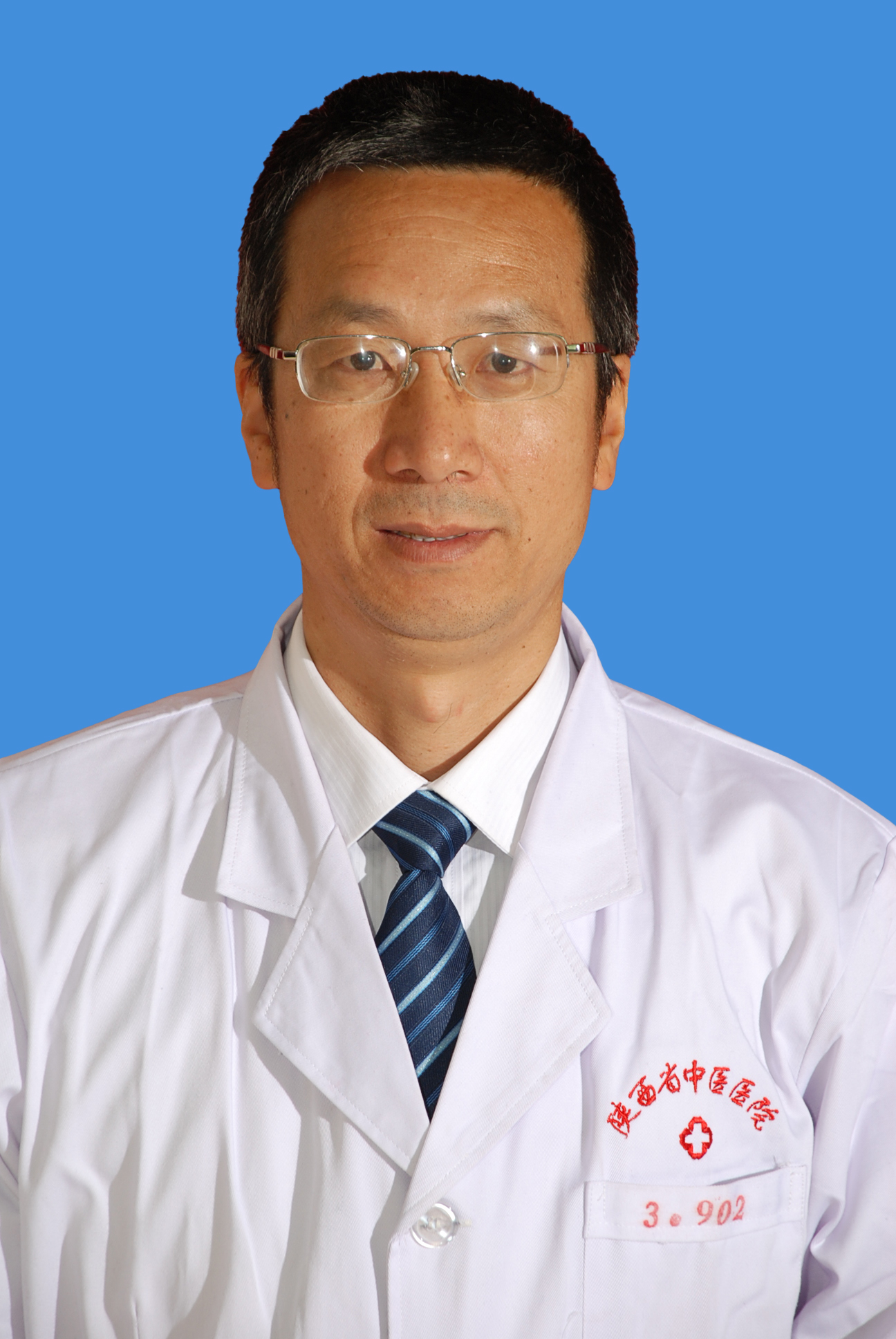 李  强
